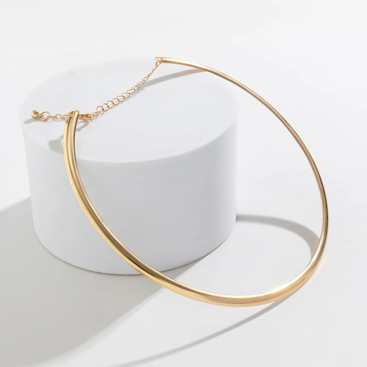 Vintage Gold Torque Choker Necklace – Gothic Adjustable Statement Jewelry