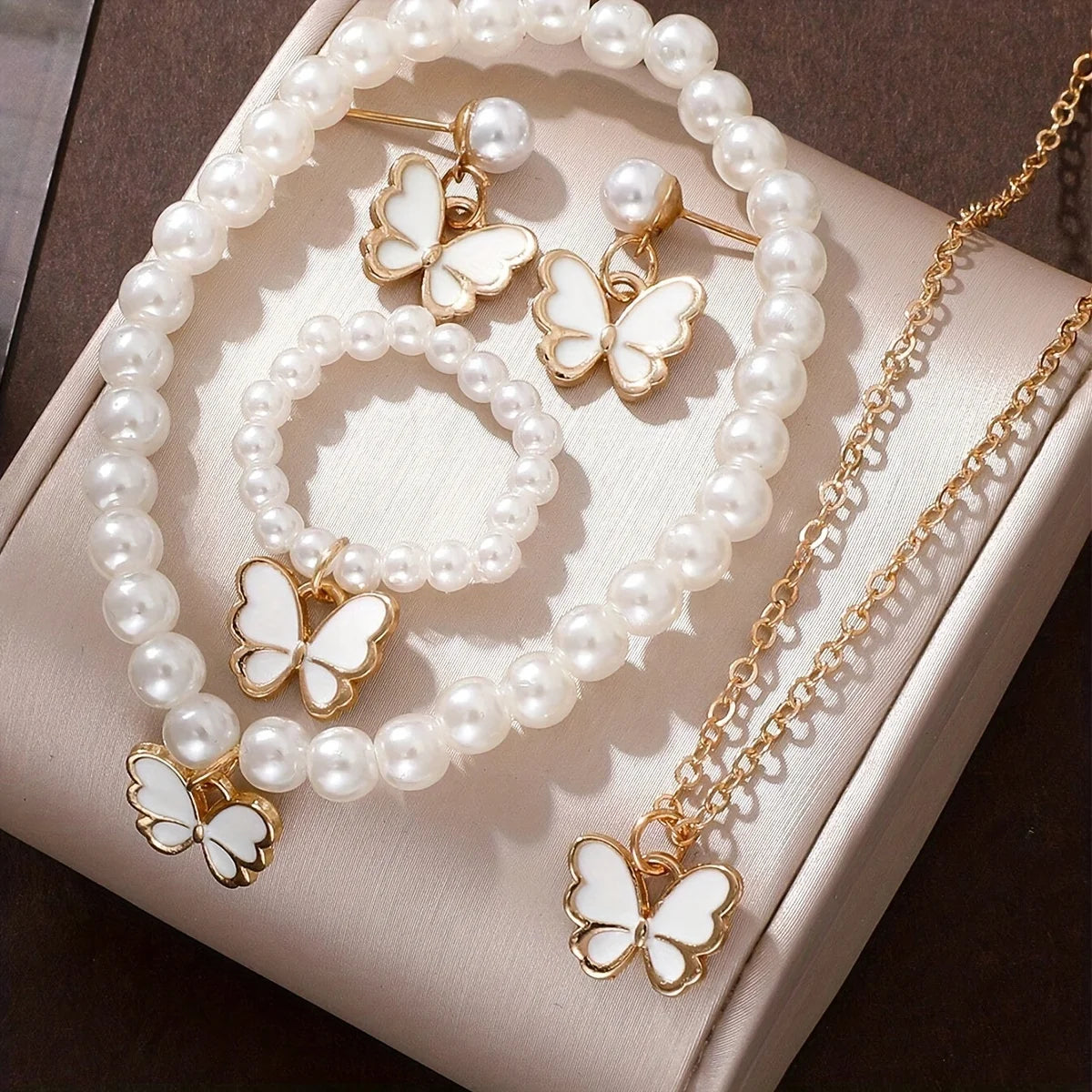 Luxury Clover Flower Jewelry Set – Necklace, Earrings & Bracelet for Women